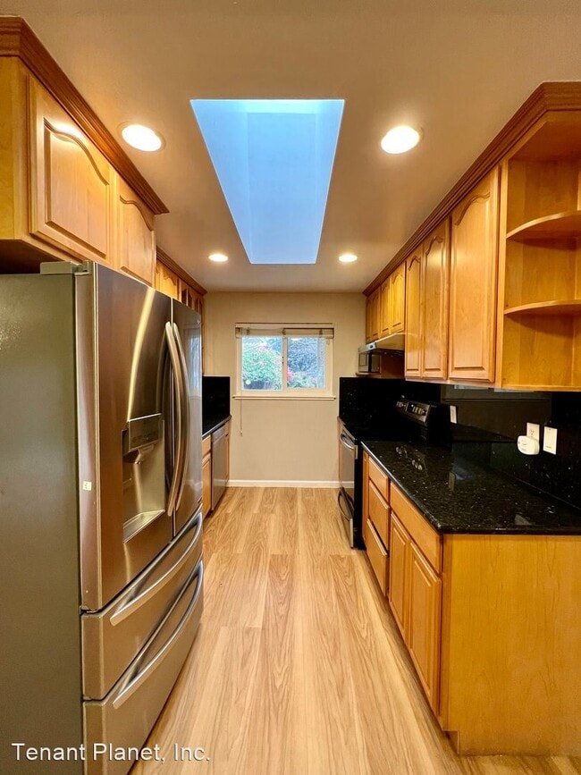 Building Photo - 3 br, 2 bath House - 1550 Magpie Ln