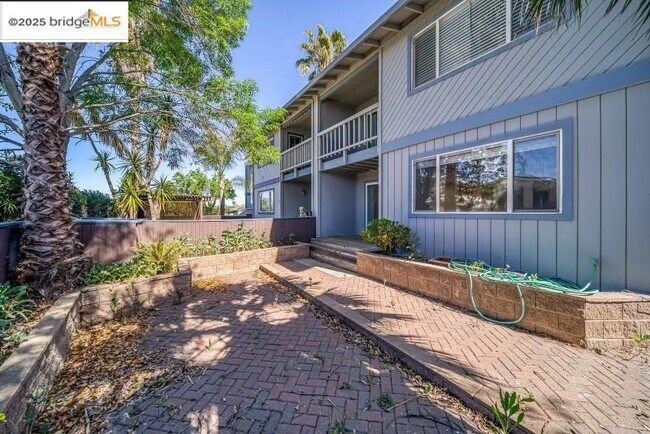 Building Photo - 905 Lido Cir