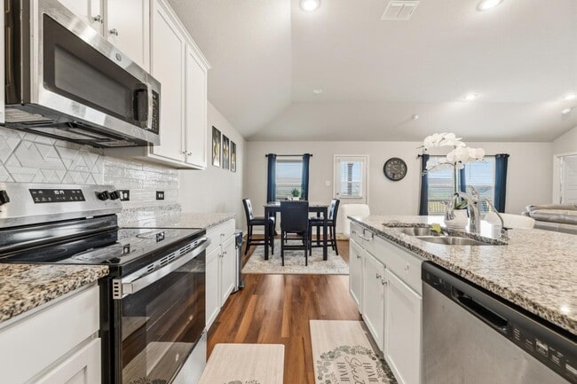 Building Photo - 5538 Jade Vly