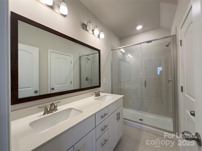 Building Photo - 403 Wescott St