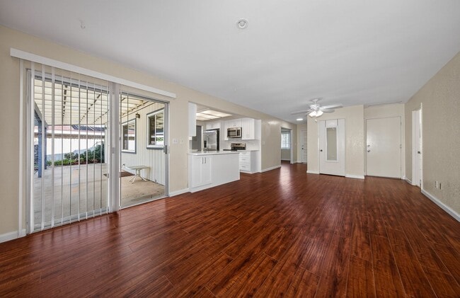 Building Photo - Spacious Updated Single Story - Walk to LLUMC