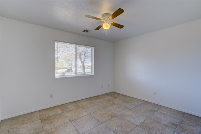Building Photo - 3 bed, 2 bath home in Prescott Valley