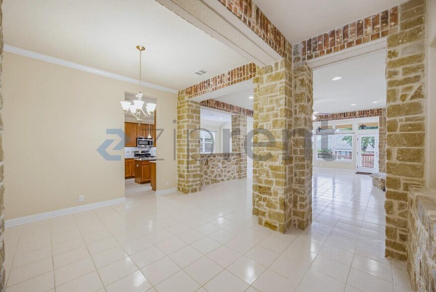 Building Photo - Unit 1
