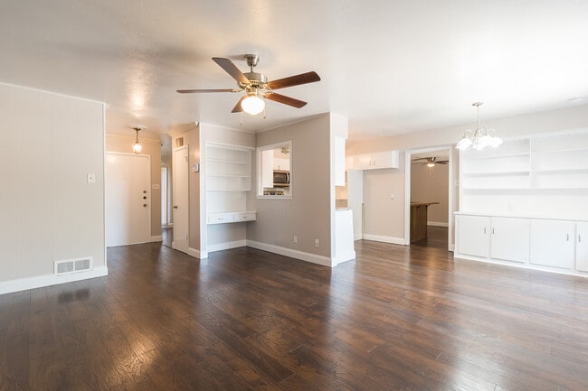 Building Photo - 6912 Clearglen Dr