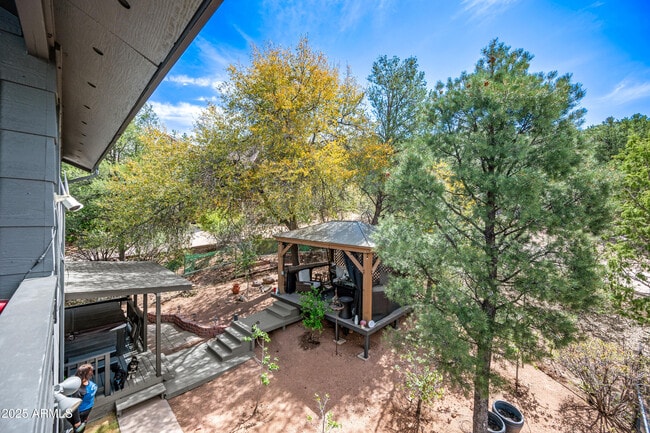 Building Photo - 1207 N Arrowhead Dr