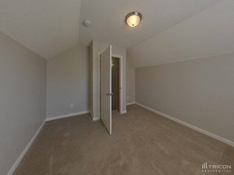 Building Photo - 2023 Wexford Way