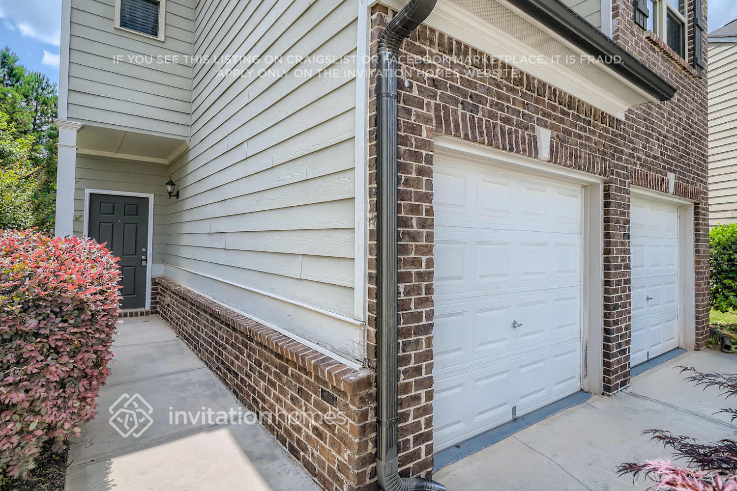Building Photo - 3928 Lake Manor Way