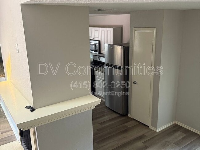 Building Photo - 5907 Cinnamon Creek Cir