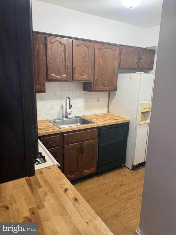 Building Photo - 526 Gia Cir