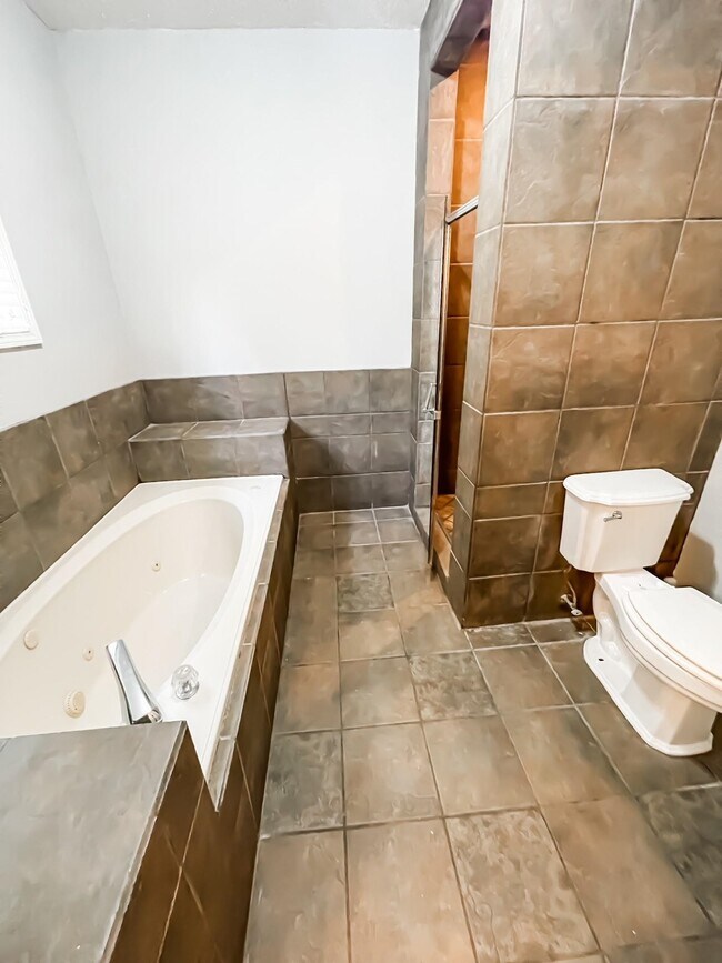 Building Photo - 3366 Bailey Creek Cove N