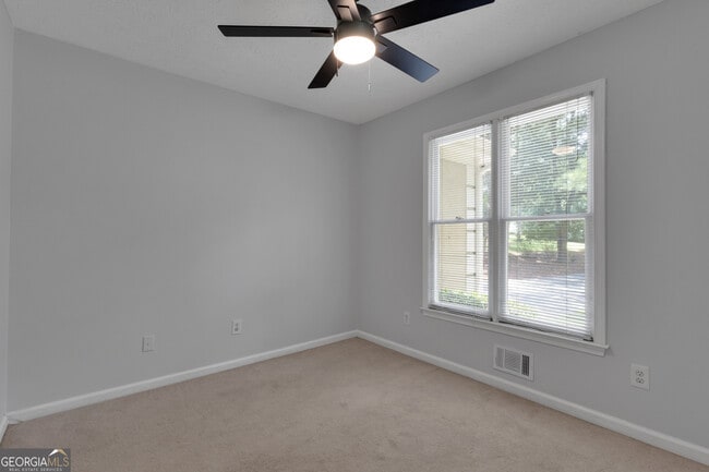 Building Photo - 115 Rockhurst Chase