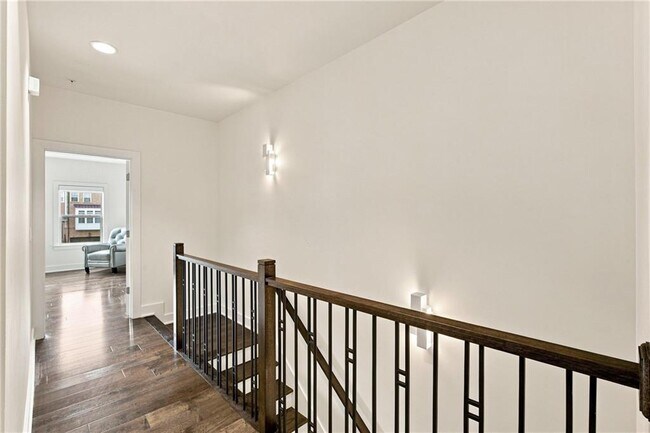 Building Photo - 3573 Parkside Wy