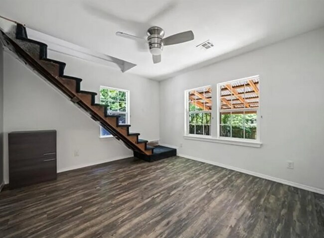 Building Photo - 3411 E 5th Pl