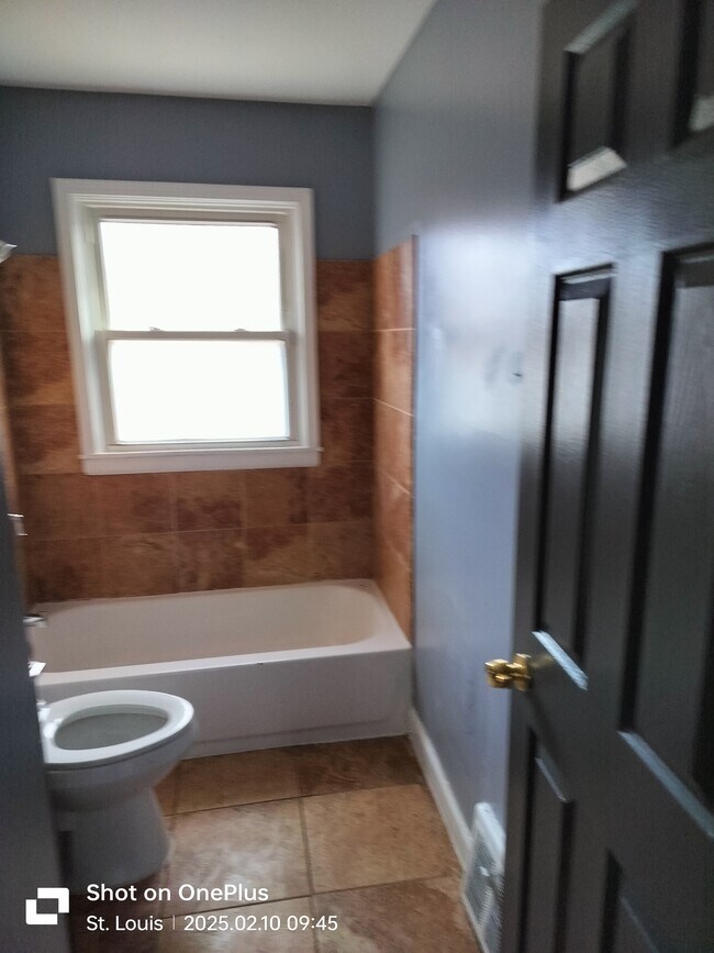 Building Photo - 9730 Millburn Dr