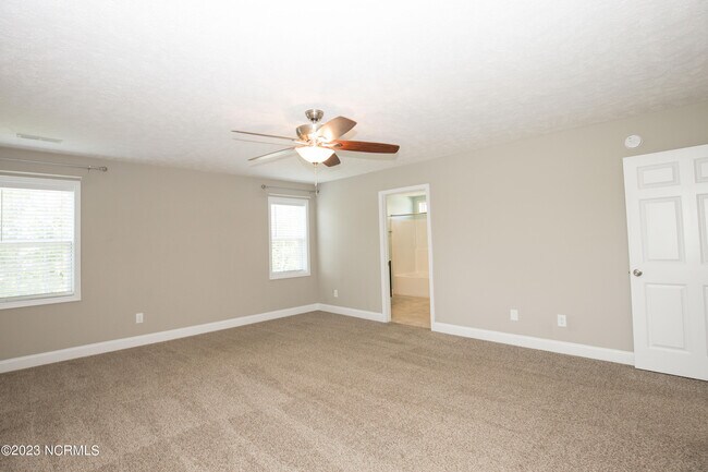 Building Photo - 111 Lightwater Dr