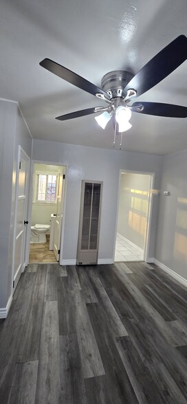 Building Photo - 5727 Loveland St