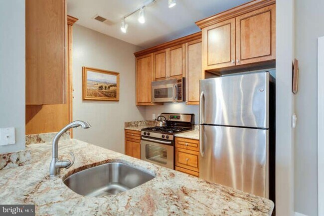 Building Photo - 12925 Centre Park Cir