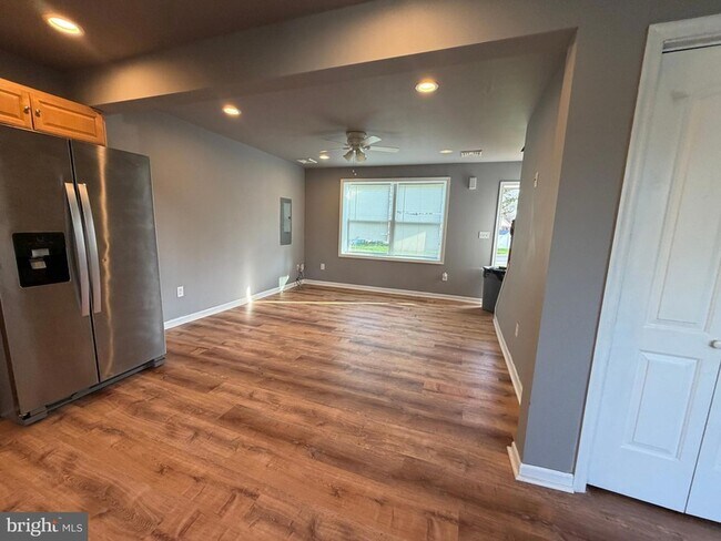 Building Photo - 5517 Schumacher Dr