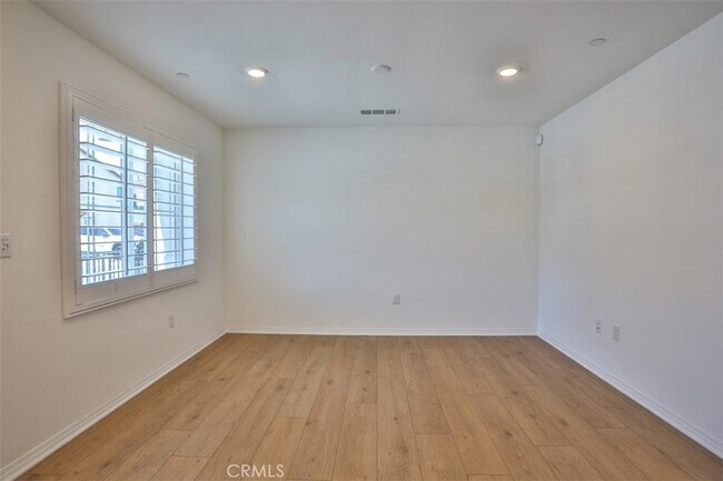 Building Photo - 7419 Olive Grv St