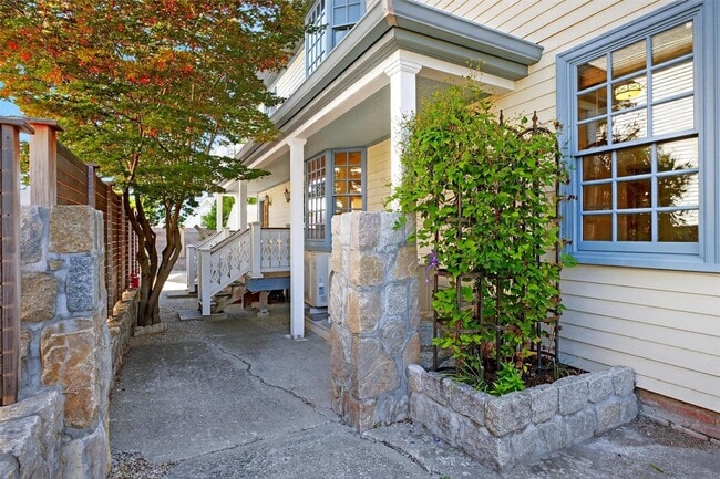 Building Photo - 43 Ackerman St