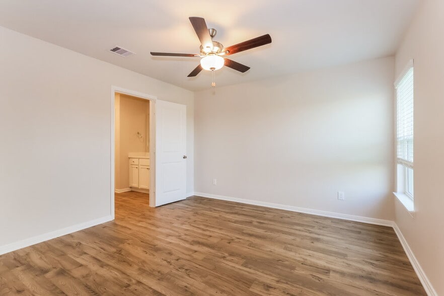 Building Photo - 400 San Miguel Crk Dr