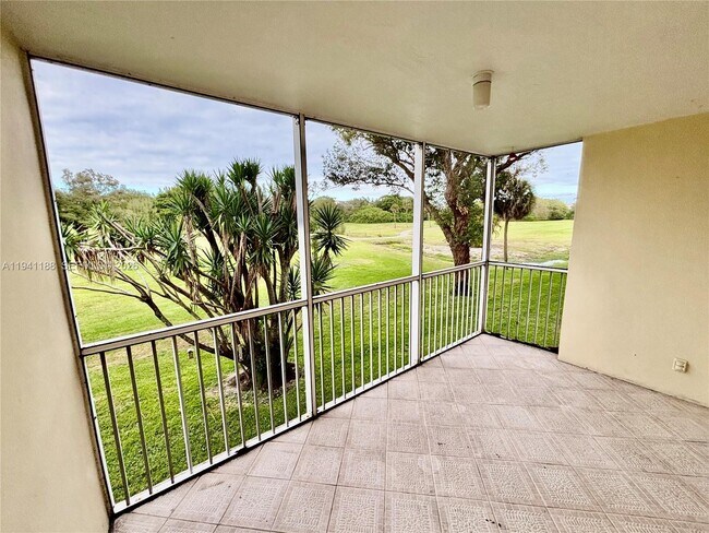 Building Photo - 3351 S Palm Aire Dr