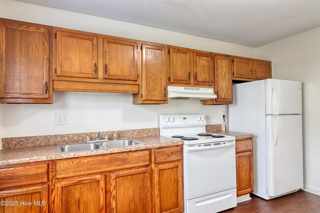 Building Photo - 2322 Indian Dr