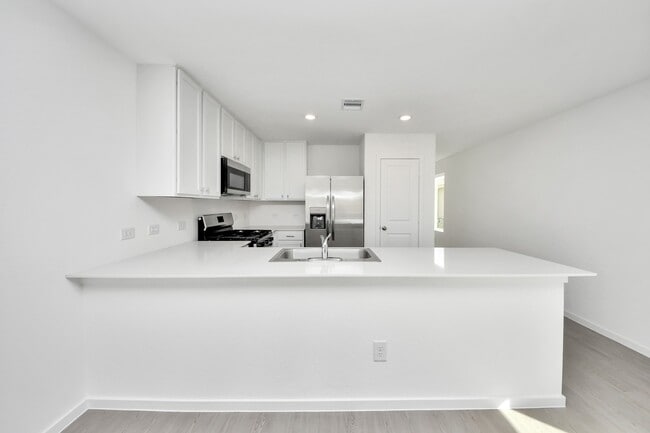 Building Photo - 29643 Knollwood Bay Rd