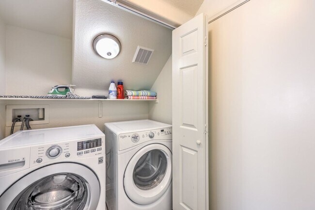 Building Photo - Gated Northwest Las Vegas Home | Furnished or Unfurnished Option Available