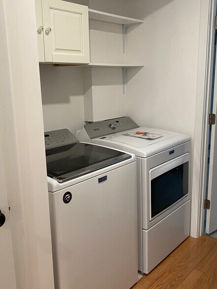 Full W/D - 104 8th St NE