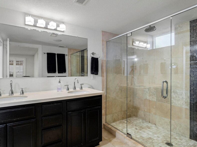 Building Photo - 2809 N Raleigh St