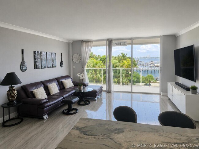 Building Photo - 2800 N Flagler Dr