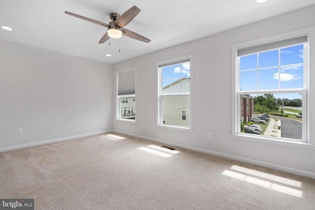 Building Photo - 42298 Lancaster Wds Sq