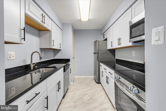 Building Photo - 5300 Holmes Run Pkwy