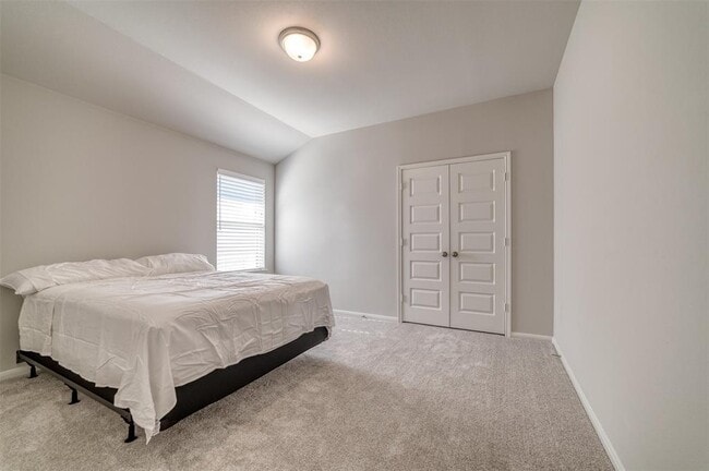 Building Photo - 19500 Summit Glory Trl