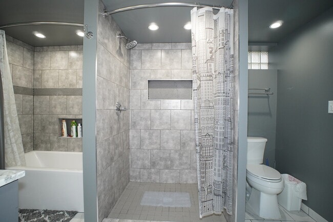 Building Photo - 6092 Cleveland St