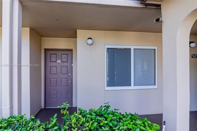 Building Photo - 13100 SW 11th Ct