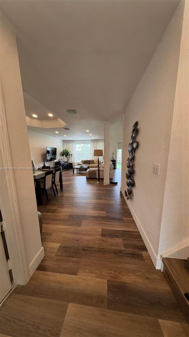 Building Photo - 6691 NW 107 Ct