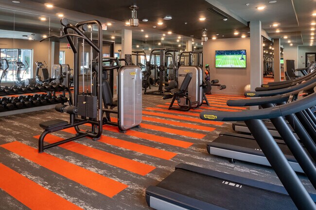 Building Photo - 633 E Main St