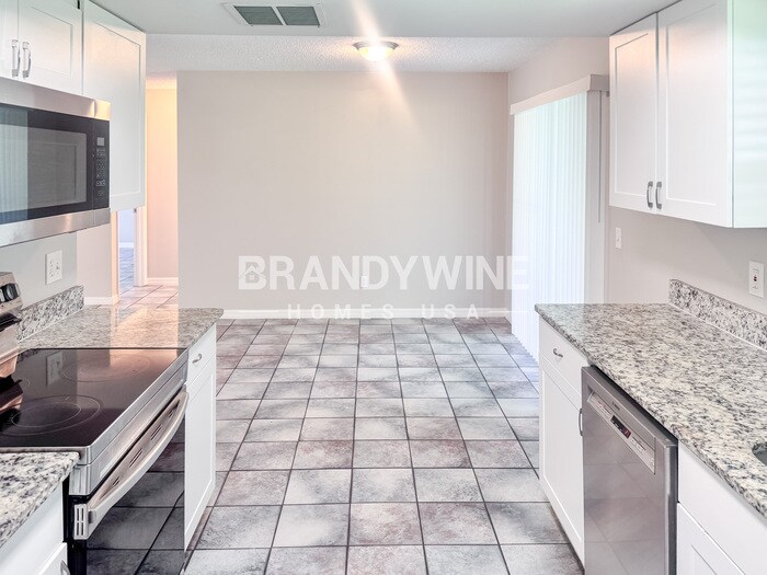 Building Photo - 805 Sprucewood Ln