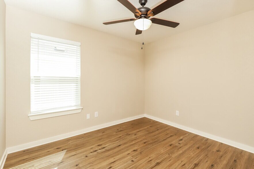 Building Photo - 10526 Rosalina Lp