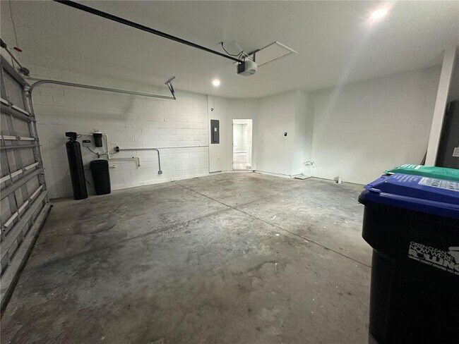 Building Photo - 18115 Cedarhurst Rd