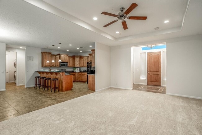 Building Photo - Washington Fields Home with Casita!