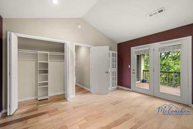 Building Photo - Stunning 3-Bedroom Home with Breathtaking ...