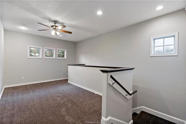 Building Photo - 4336 Nagle St