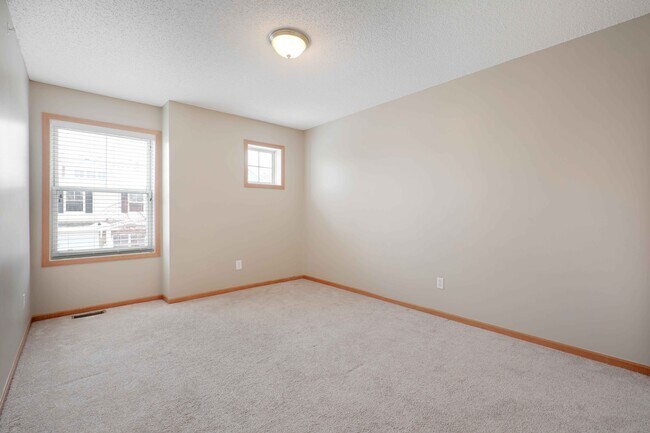 Building Photo - 15215 60th Ave N