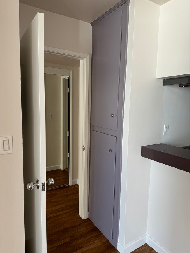 Building Photo - 1440 Veteran Ave