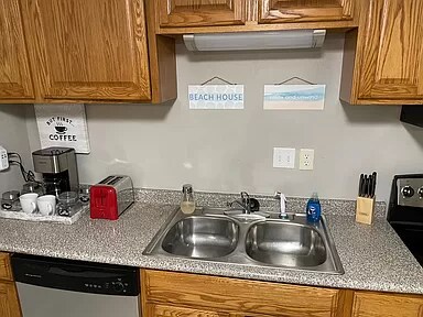 Building Photo - 313 Texas Ave