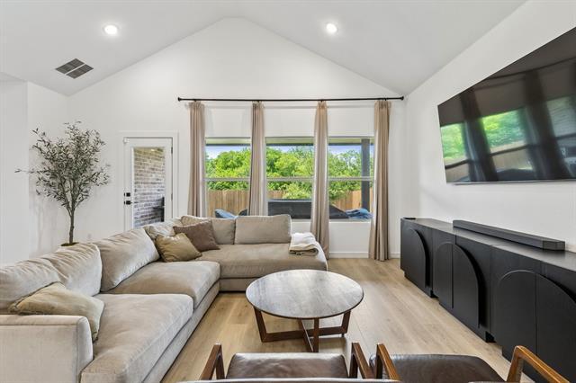 Building Photo - 1242 Champlain Wy