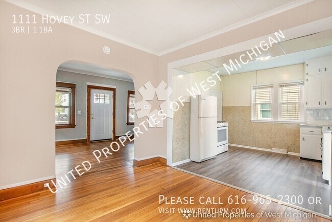 Building Photo - Available Now | 3 Bedroom 1.5 Bath Single ...